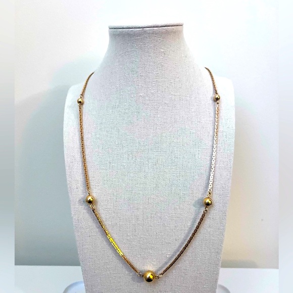 Avon Jewelry - ✨ Vintage Gold Tone Avon Necklace
